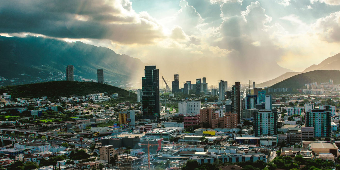 Ciudad de Monterrey, México, al atardecer